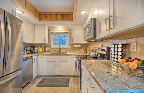 West Dover Casa | Relaxing Home Mins from Mt Snow, Hiking, & Lakes