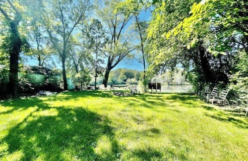 Wasco Casa | Relaxing home ON the Fox river