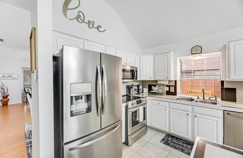 Watauga Villa | Villa Venage of Hilltop Relaxing Backyard BBQ 3/2 sleeps 6 Watauga TX 76148