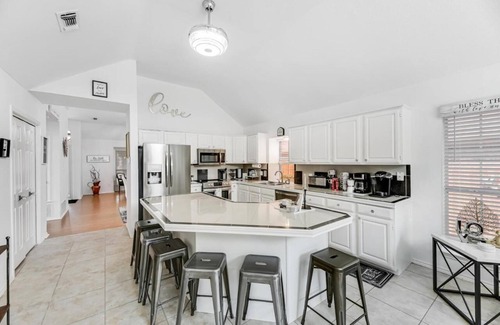 Watauga Villa | Villa Venage of Hilltop Relaxing Backyard BBQ 3/2 sleeps 6 Watauga TX 76148