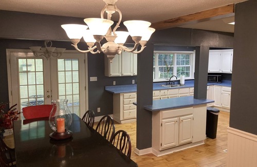 Hendersonville Casa | Relaxing Home within 20 minutes to Hendersonville or Lake Lure