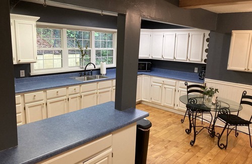 Hendersonville Casa | Relaxing Home within 20 minutes to Hendersonville or Lake Lure