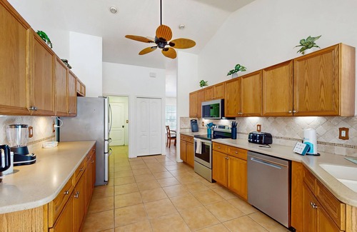 Sebastian Highlands Casa | Relaxing home with private pool, hot tub, gas grill and full kitchen