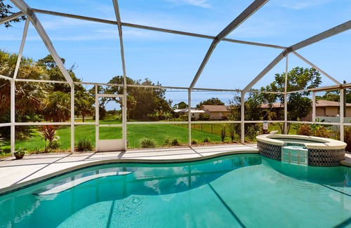 Sebastian Highlands Casa | Relaxing home with private pool, hot tub, gas grill and full kitchen