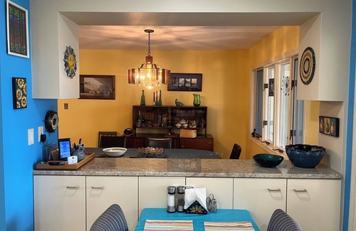 South Hero Casa | RELAXING ISLAND GETAWAY - WATERFRONT BEACH AND SKI HOUSE ON LAKE CHAMPLAIN