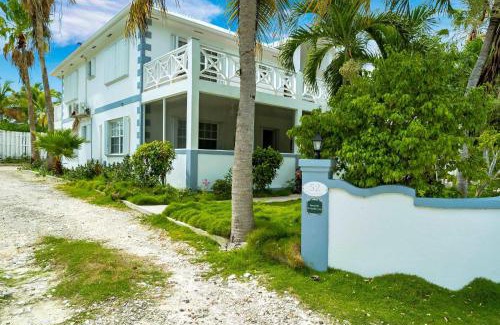 Grace Bay Casa | Relaxing Island Retreat Steps to Grace Bay Beach