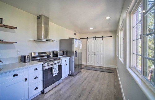 Lake Arrowhead Cabaña | Relaxing Lake Arrowhead Home ~ 1 Mi to Lake!