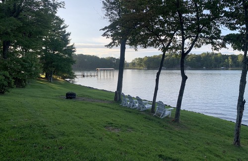 Huddleston Casa | Relaxing Lake Escape with sauna on the dock !