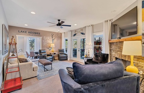 West Union Casa | Relaxing Lake Front Getaway