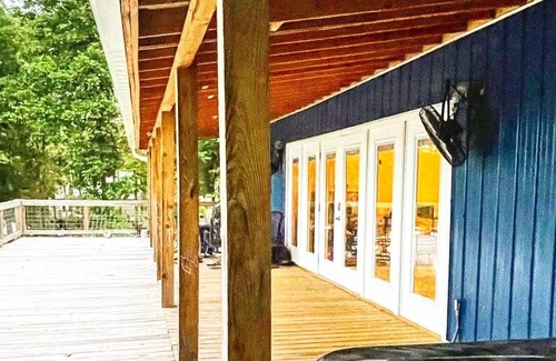 Cook Springs Casa | Relaxing Lakefront Retreat spectacular views w/ boat dock and hot tub