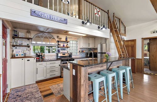 Dowagiac Casa | Relaxing Lakefront Retreat on Beautiful Little Twin Lake
