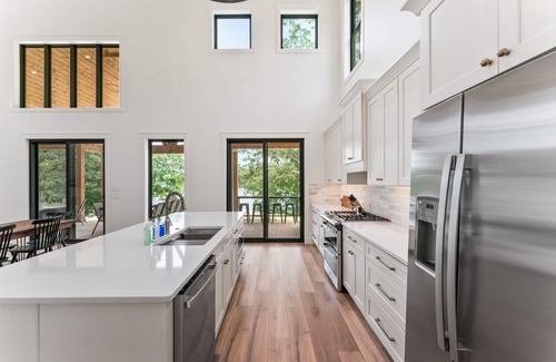 Harriman Casa | Relaxing Lakefront Retreat with Dock on Emory River