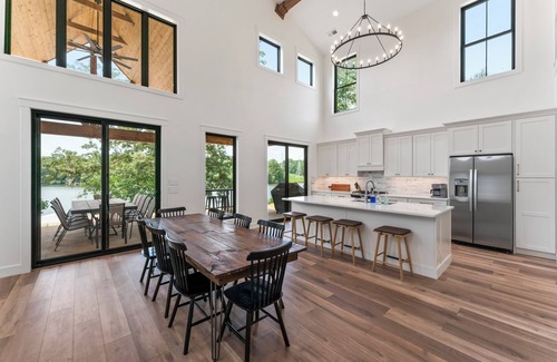 Harriman Casa | Relaxing Lakefront Retreat with Dock on Emory River
