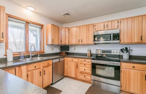 Penn Yan Casa | Relaxing Lakeview Retreat! Pool, Hot Tub, Firepit, Gameroom Perfect for Groups,