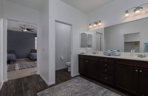 North Las Vegas Casa | Relaxing large home near VA hospital, air force base and Las Vegas strip 8 adult