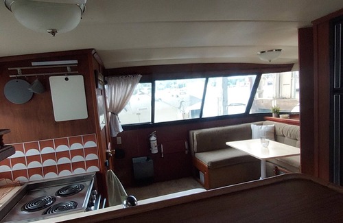 Seattle Alquiler De Eote | Relaxing Live-Aboard Boat Moored in Seattle's Famous Lake Union
