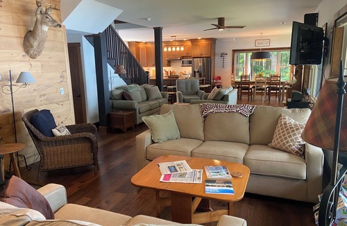 Naples Casa | Relaxing Long Lake Summer Retreat for the Whole Family