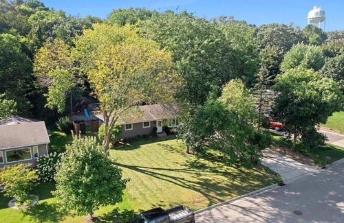 Jordan Casa | Relaxing, Luxurious 5-bedroom Vacation Home in Beautiful Historic Jordan, MN