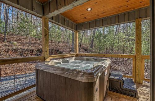 Ellijay Casa | Relaxing, Modern Cabin w/Hot Tub and Game Room