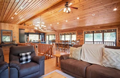 Dora Cabina | Relaxing North Fork River Paradise with Wi-Fi!