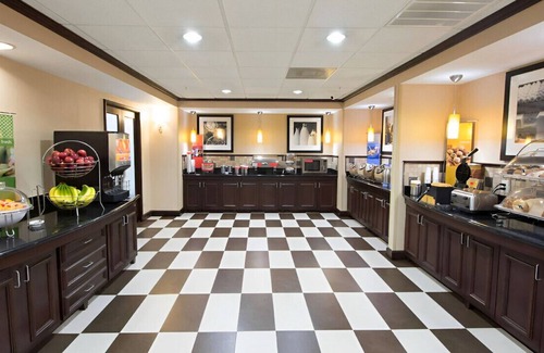 Houston Casa | Relaxing Oasis for a Family W/ Free Breakfast