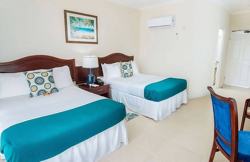 Rodney Bay Hotel | Relaxing Oasis in Saint Lucia! FREE Shuttle to Reduit Beach & Water Sports!