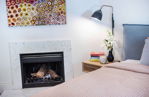 Elwood Casa | Relaxing oasis with pool and spa, 1 minute to Elwood Village and walk to Beach