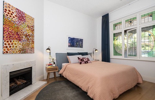 Elwood Casa | Relaxing oasis with pool and spa, 1 minute to Elwood Village and walk to Beach
