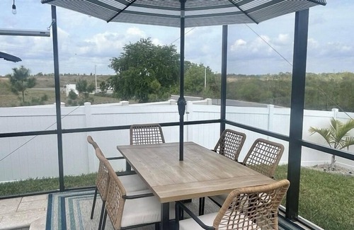 Lake Alfred Casa | Relaxing Oasis with pool close to attractions.