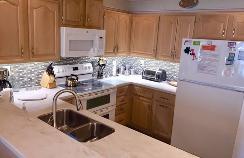 St. Augustine Beach Condominio | Escapada relajante con vista al mar: Sea Winds Beach Condo