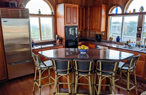 Davis Park Casa | Relaxing Oceanfront Retreat W/ Jacuzzi And Private Steps To Beach