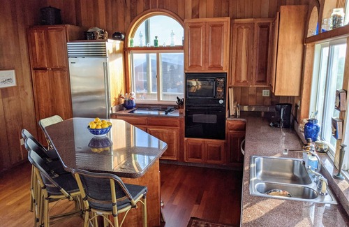 Davis Park Casa | Relaxing Oceanfront Retreat W/ Jacuzzi And Private Steps To Beach