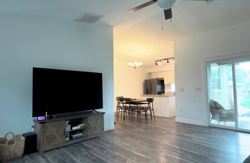 Memphis Casa | Relaxing Palmetto Oasis: Cozy 3 bed 2 bath with Pool, Patio & near Boat Launches