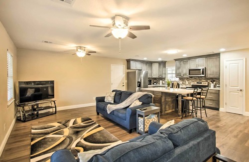 Northeast Pensacola Casa | Relaxing Pensacola Getaway w/ Volleyball Net!
