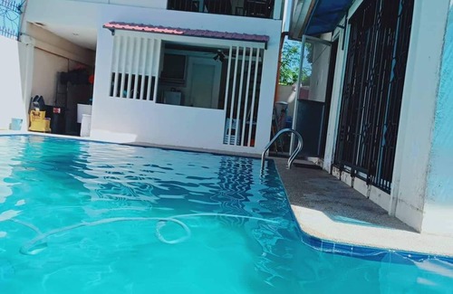 Bacolod Cama Y Desayuno | Relaxing place to stay away from home, good for 2 person only.