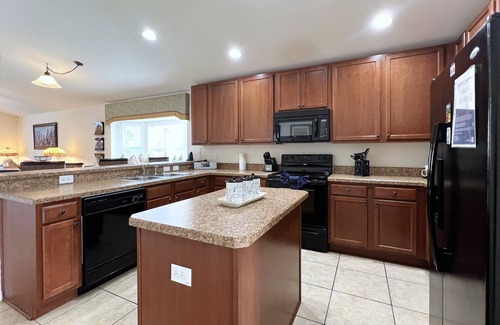 Veranda Palms Casa | Relaxing Pool Hm with Game Room 4Bed 3Bath