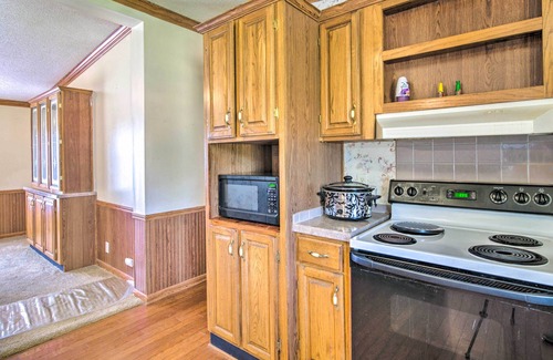 McCondy Casa | Relaxing Prairie Home, 29 Mi to Starkville!