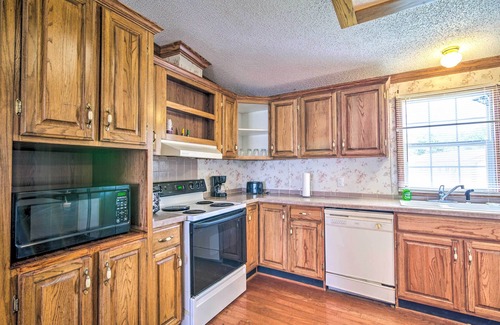 McCondy Casa | Relaxing Prairie Home, 29 Mi to Starkville!