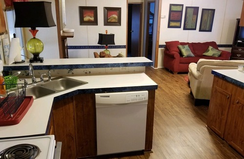 Warwick Casa | Precio reducido a $ 89 / noche para Dorian Evacuee