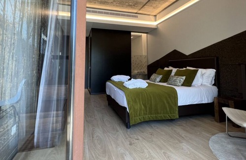 Balocas Casa | Relaxing Apt. w/ Balcony and Full Kitchen | Indoor Pools + Spa
