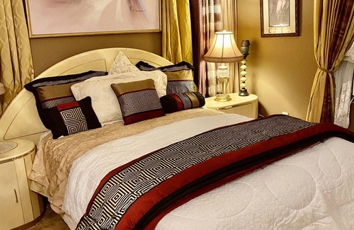 Teaneck Casa | Relaxing quiet room close to New York City