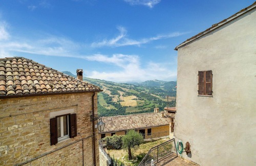 Monte San Martino Apartamento | Estudio en Monte San Martino con Piscina y Vista