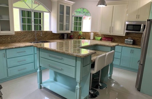 Seaford Town Casa | Relaxing retreat at Paradise Palms Estate. Minutes away from Appleton Estate.