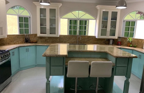 Seaford Town Casa | Relaxing retreat at Paradise Palms Estate. Minutes away from Appleton Estate.