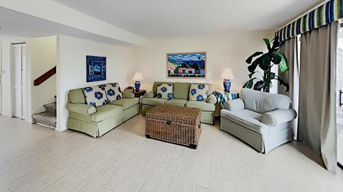 Litchfield by the Sea Villa | Relaxing Retreat Inviting Villa Pool Beach Access