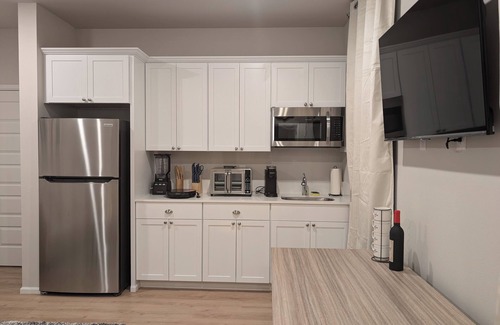 Fort Lewis Apartamento | Relaxing Retreat in Graham – Private Entry, Kitchen & Scenic Views!