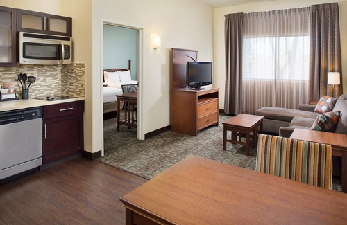 San Angelo Condominio | Relaxing Retreat Near Angelo State University! Shared Outdoor Pool