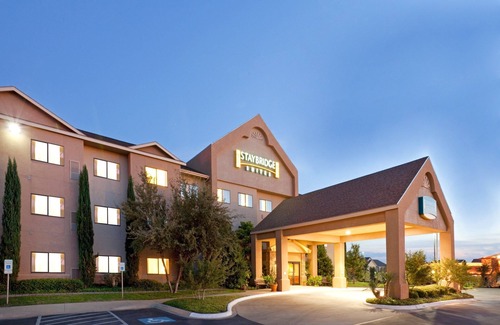 San Angelo Condominio | Relaxing Retreat Near Angelo State University! Shared Outdoor Pool
