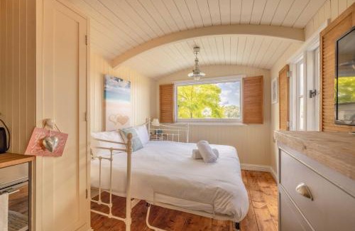 Maidenhead Apartamento | Relaxing Retreat - The Shepherds Hut - Hot Tub