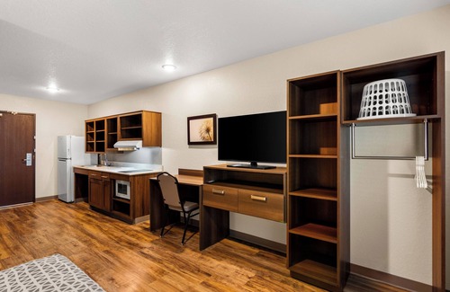 Dupont Casa | Relaxing Retreat: Unit with Full Kitchen, Dedicated Work Area | Free Parking